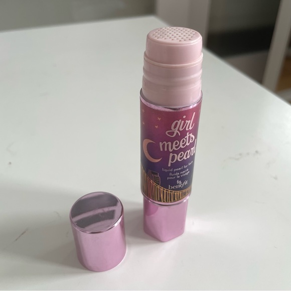 BENEFIT GIRL MEETS PEARL Highlighter - Picture 3 of 8